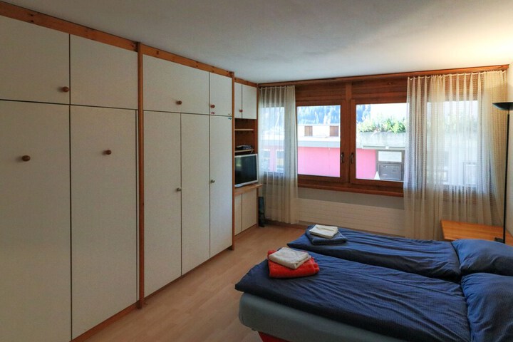 Room 4 of 169