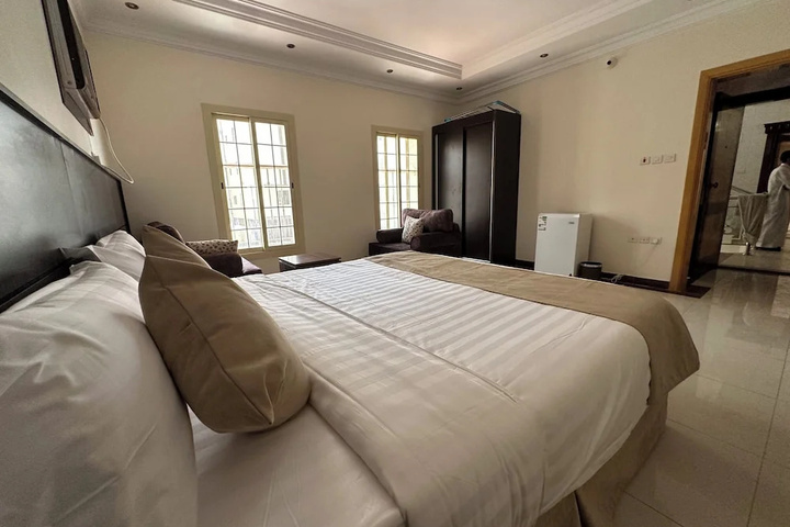Room 3 of 5