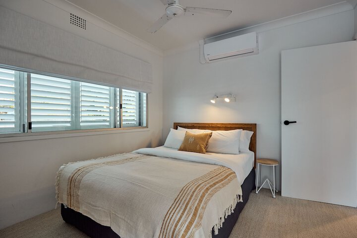 Room 5 of 77