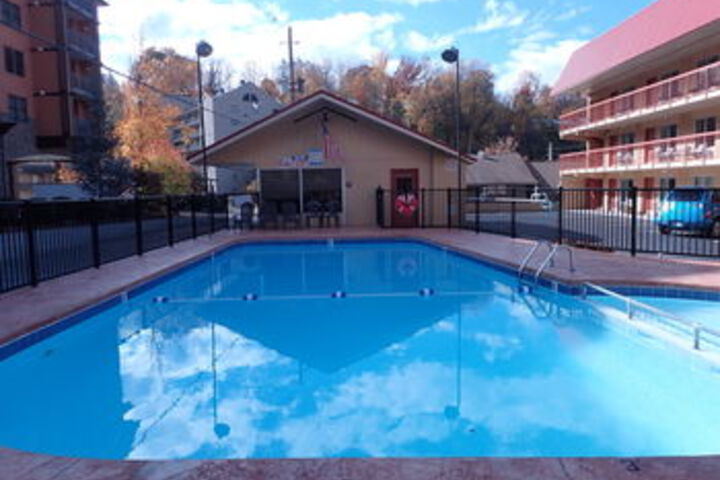 Pool 85 of 92