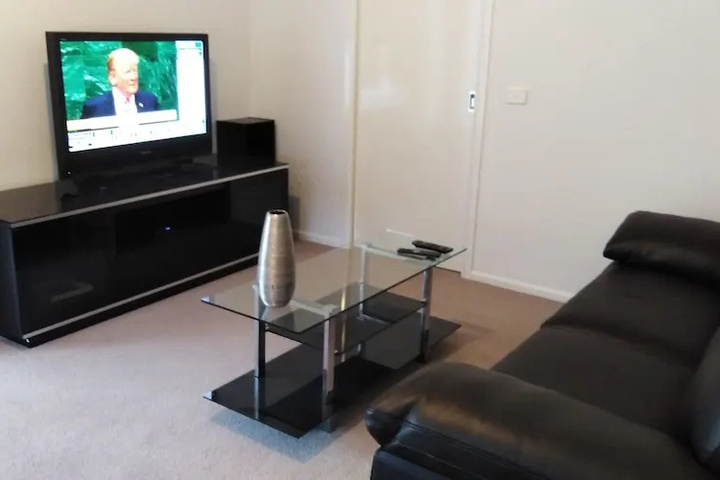 Lakeside Retreat & Business