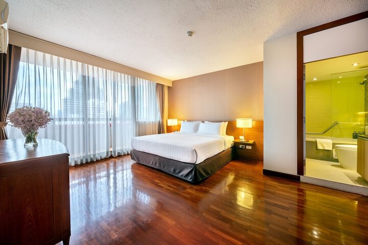 Room 9 of 119