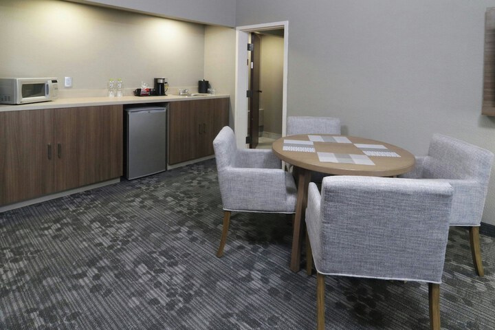 Room 18 of 85