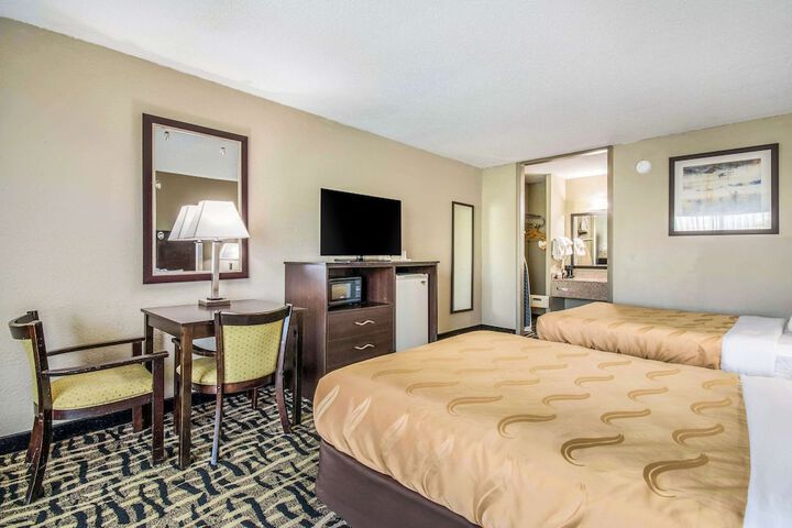 2 Double Beds (2 of 17)