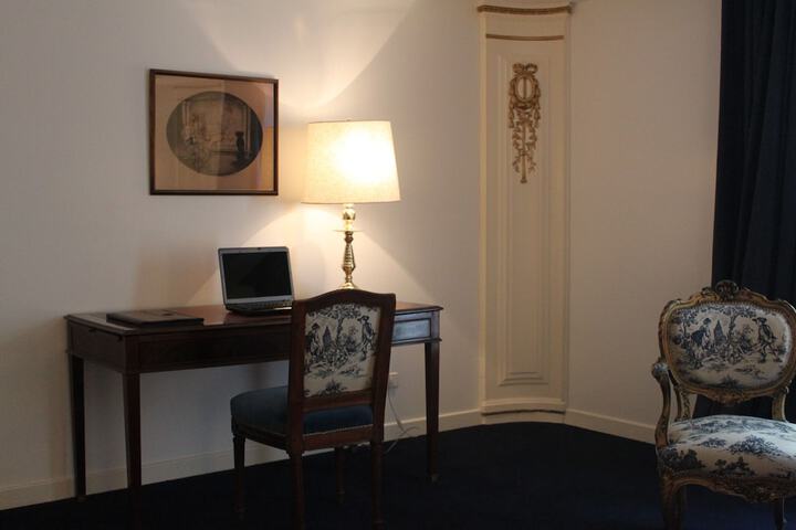 Room 43 of 81