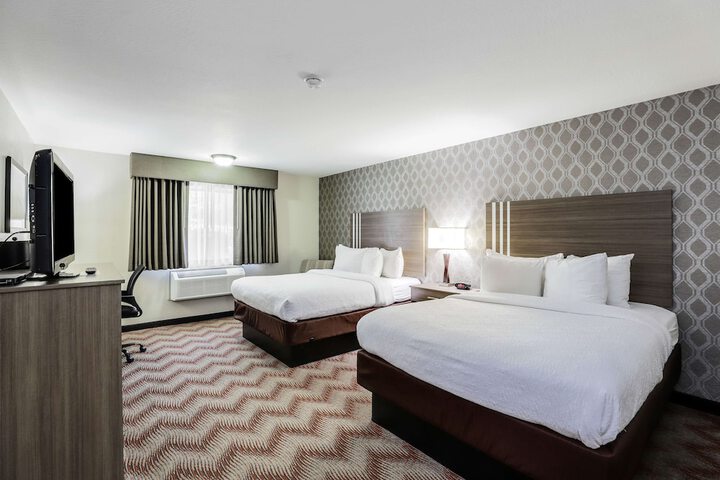 2 Queen Beds Pet Friendly (2 of 17)