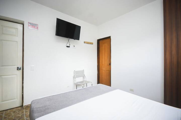 Room 3 of 25