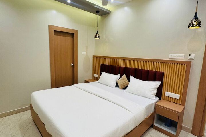 Room 3 of 52