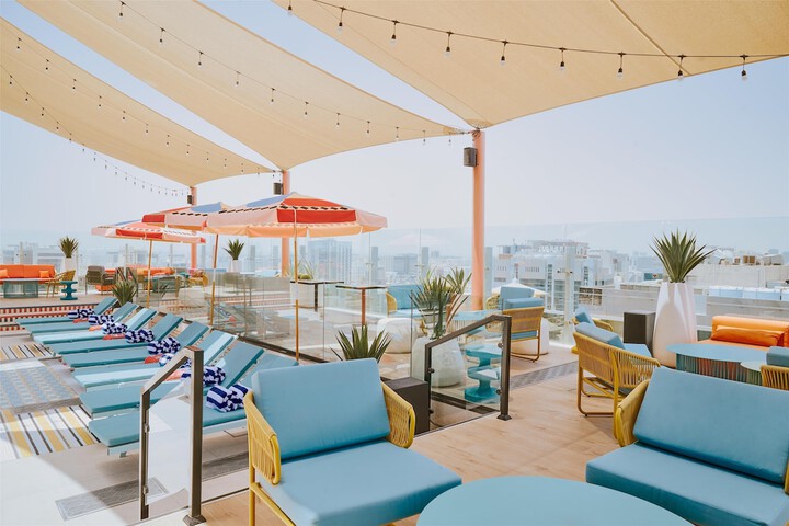 Lounge 56 of 70