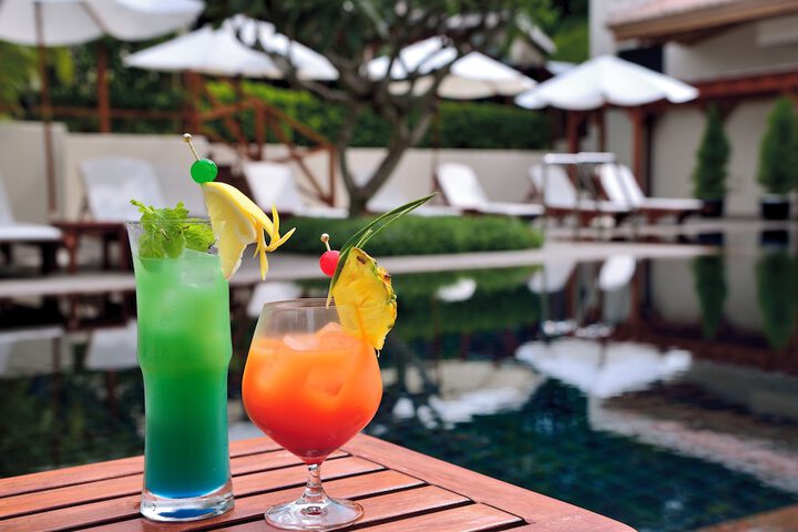 Hotel Pool