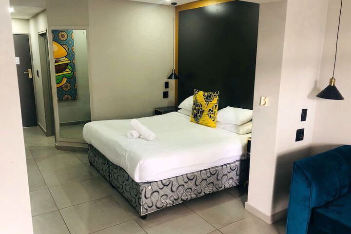 Room 53 of 241