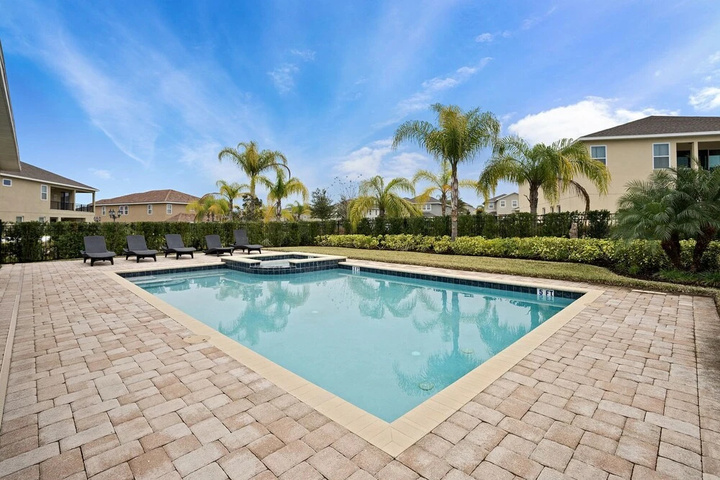 Pool 10 of 16