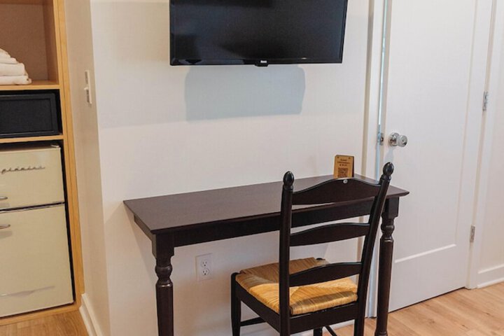 Room 8 of 15