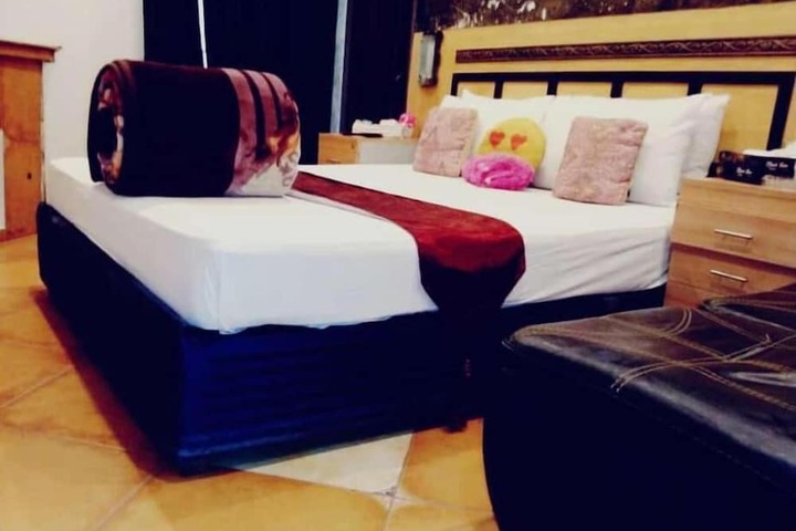 Room 28 of 39
