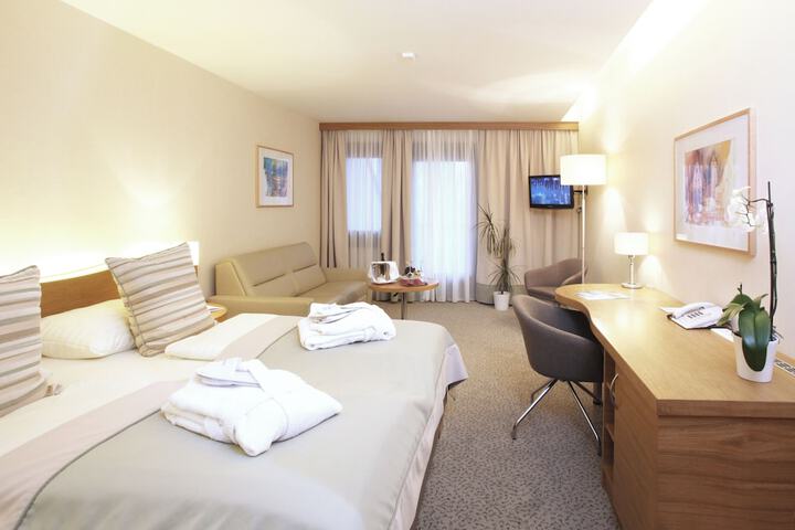 Room 16 of 54