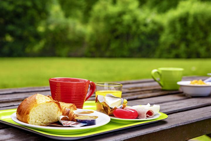 Breakfast/Coffee Service 13 of 23