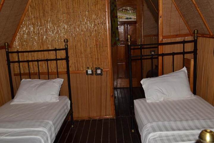 Room 7 of 30