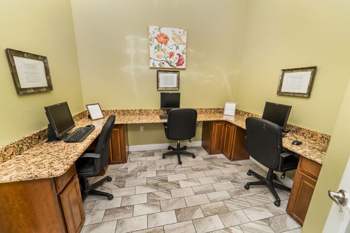 Business Center 21 of 26
