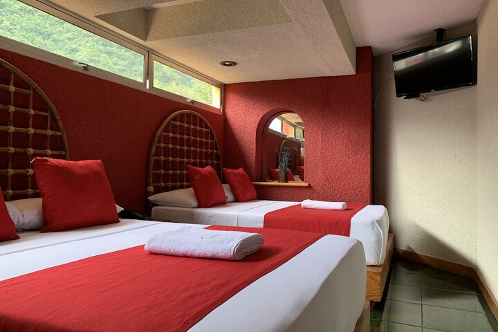 Room 10 of 29