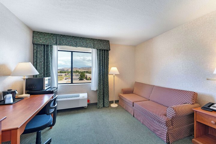 Room 27 of 53
