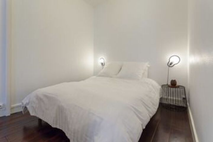 Room 2 of 11