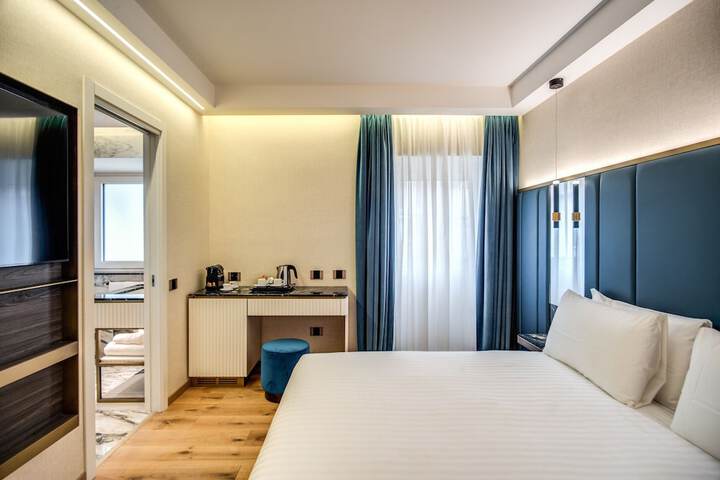 Room 17 of 114