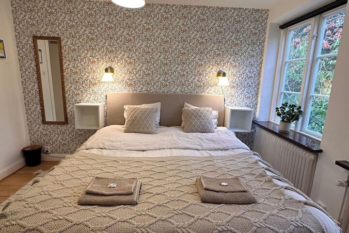Room 13 of 34