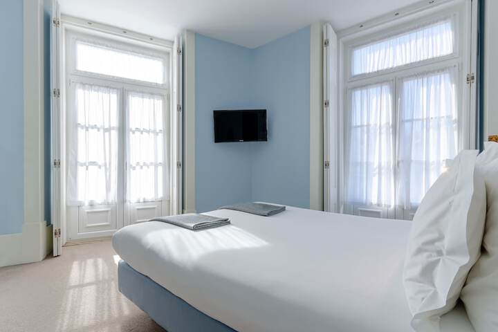 Room 28 of 63