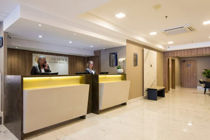 Check-in/check-out kiosk