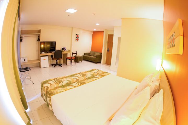 Room 13 of 38