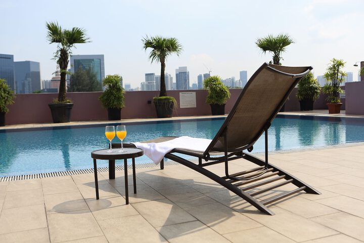 Hotel with Pool