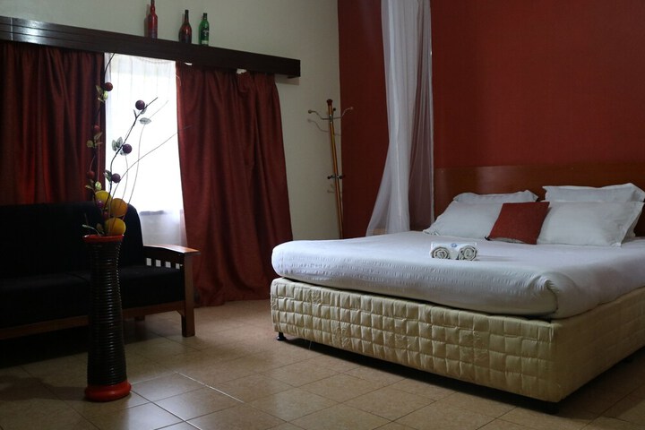 Room 8 of 27