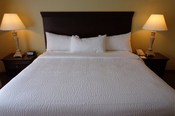 Suite King Bed Sofa (1 of 9)