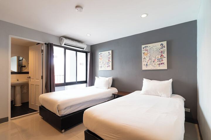 Room 7 of 37
