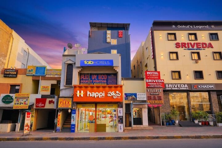 FabHotel Sri Sai Regency - Nr. RTC X Roads Metro Station