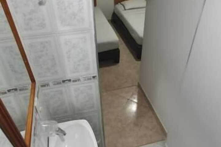 Room 32 of 45
