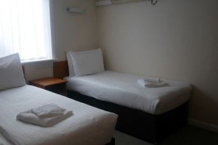 Room 33 of 58