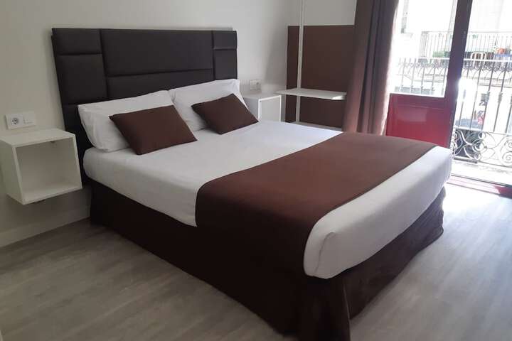 Room 6 of 34
