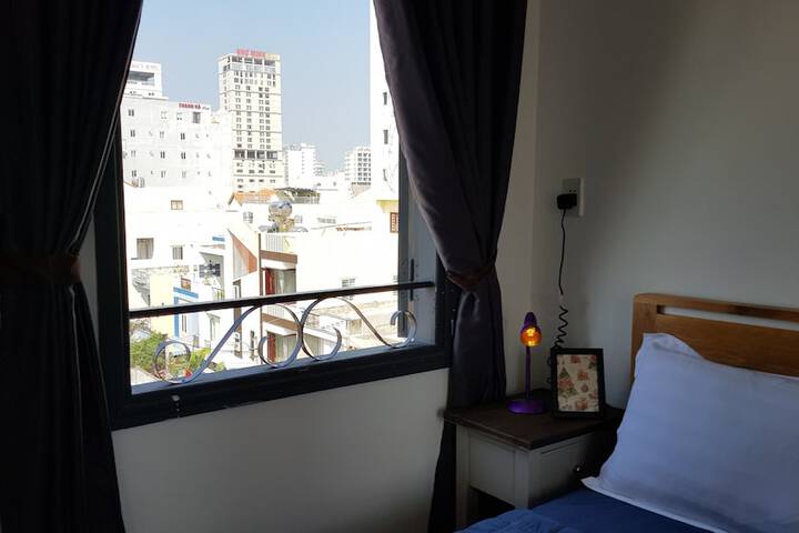 Room 7 of 48