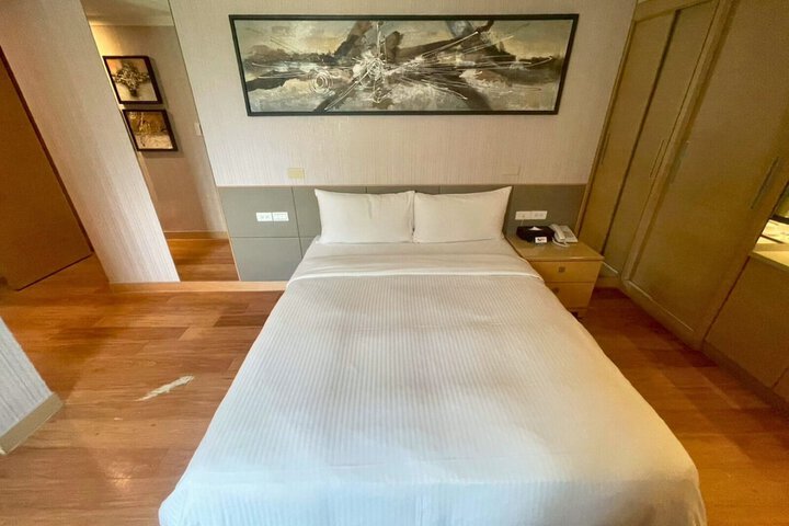 Room 11 of 78