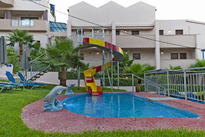 Pool 21 of 52