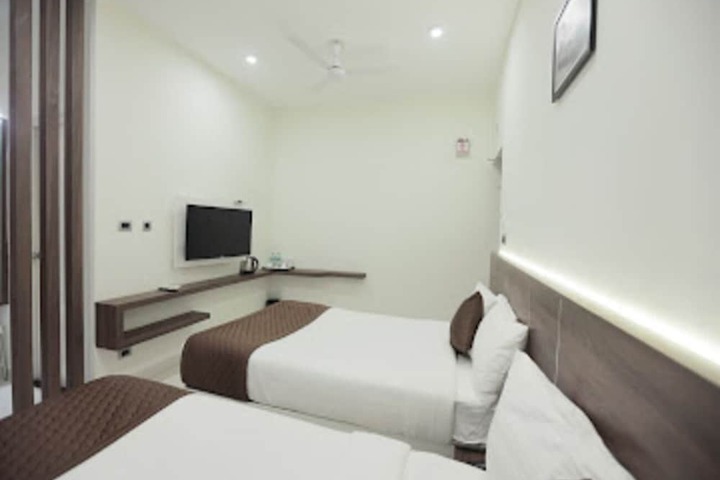 Room 12 of 21