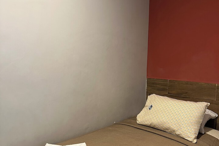Room 25 of 81