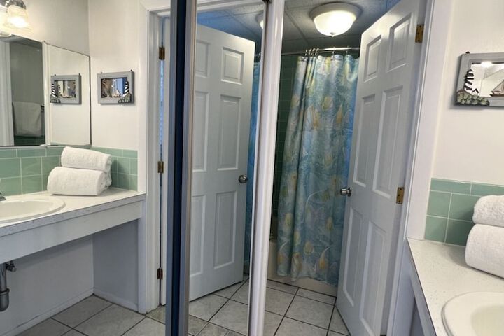 Room 137 of 230