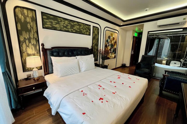 Room 21 of 165