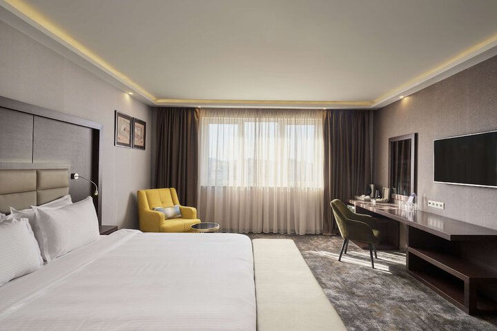 Room 25 of 86