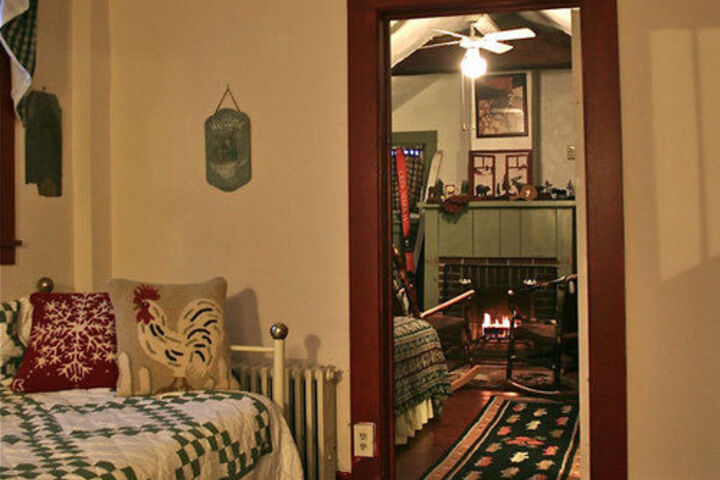 Room 5 of 18