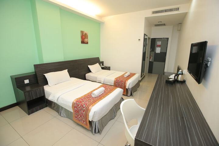 Room 6 of 29