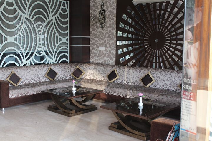 Hotel Interior 8 of 38