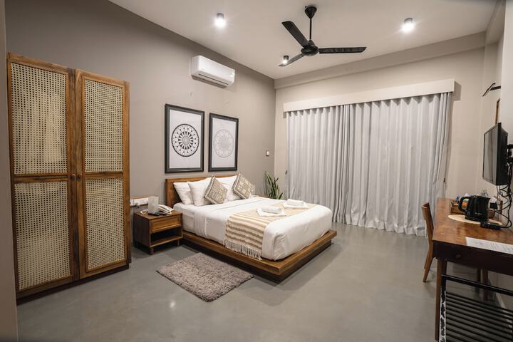 Room 28 of 117